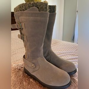 Tan MukLuks Boots. Size 8. Never worn